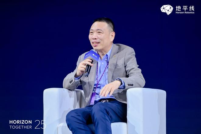 大咖对话:从L2到L4,如何破解高阶智驾落地难题 大咖对话:从L2到L4,如何破解高阶智驾落地难题