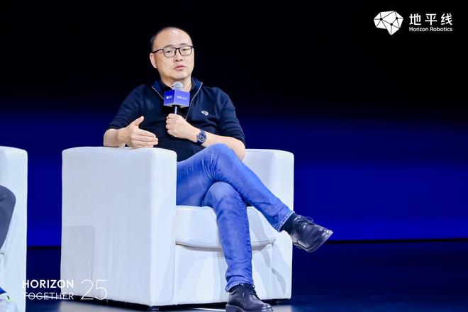 大咖对话:从L2到L4,如何破解高阶智驾落地难题 大咖对话:从L2到L4,如何破解高阶智驾落地难题