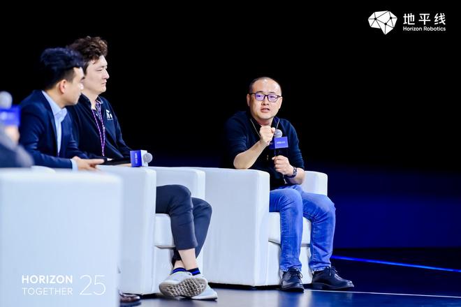 大咖对话:从L2到L4,如何破解高阶智驾落地难题 大咖对话:从L2到L4,如何破解高阶智驾落地难题