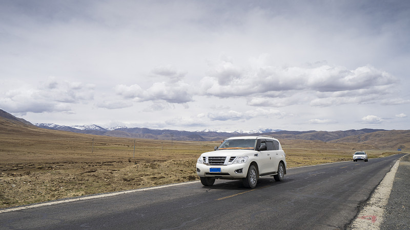 国家能源局21日宣布，我国电动汽车充电设施数量达2009.2万个